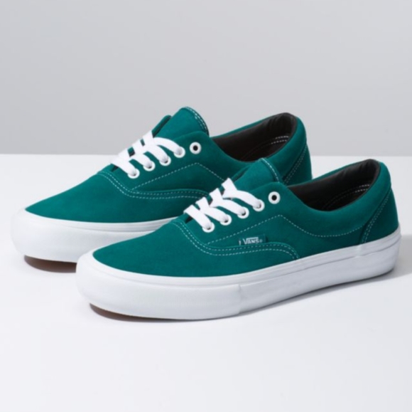 vans era pro skate shoes